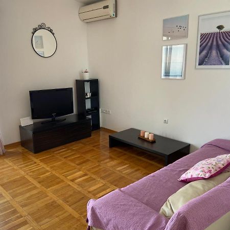 Apartment Iris & Elena Pinezići Exterior foto