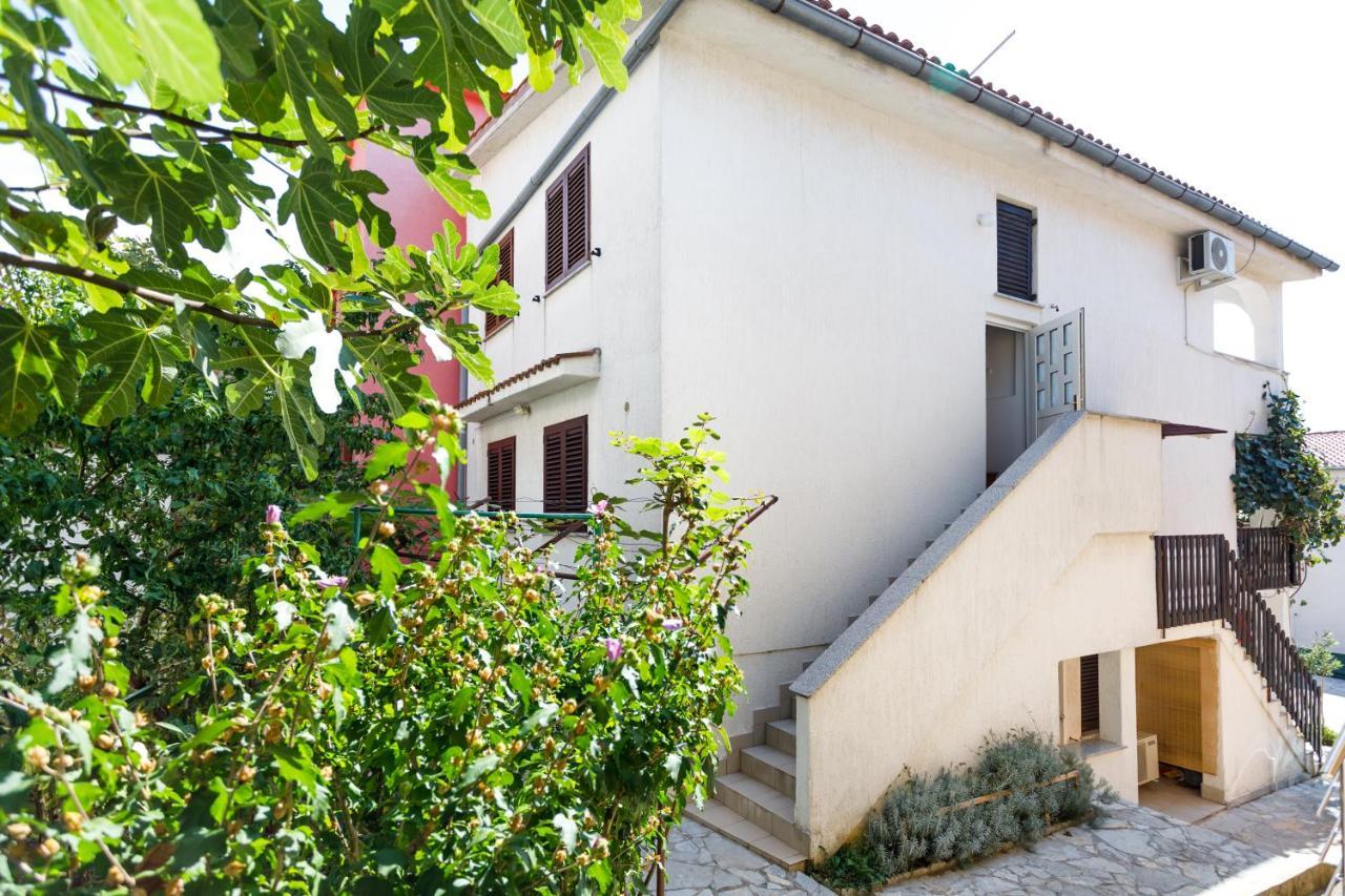 Apartment Iris & Elena Pinezići Exterior foto